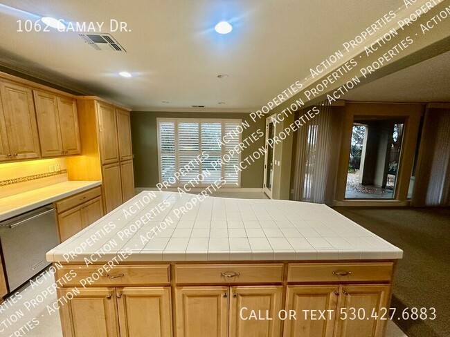 Building Photo - Luxury 3 Bedroom | Serrano Guard Gated Com...