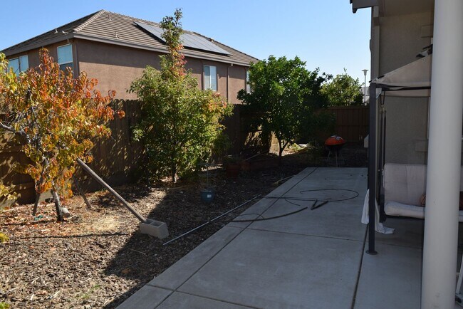 Building Photo - Gorgeous Newer 4 Bedroom in Highly sought after Riata Empire Ranch Community!