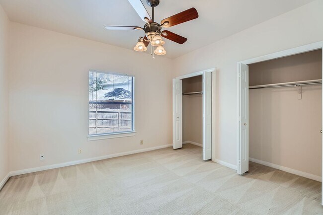 Building Photo - Beautiful 4-bedroom, 3-bath home in the de...