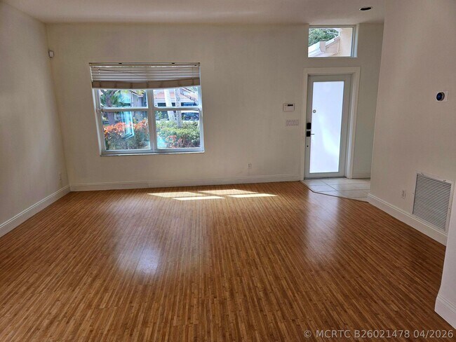 Building Photo - 1105 Anchor Point