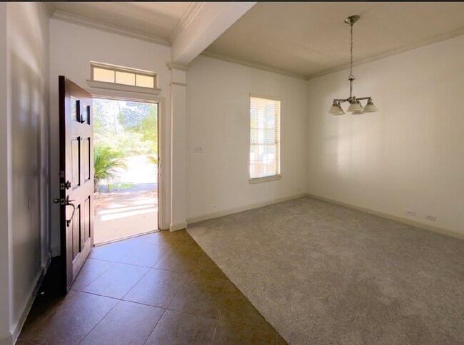 Primary Photo - 114 W Montfair Blvd