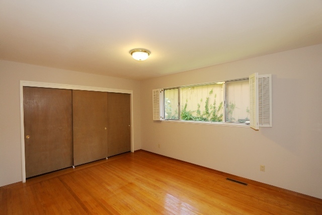 Building Photo - Mid-Century 3 Bedroom Montclair Home