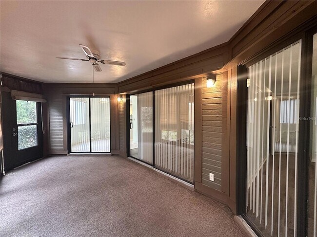 Building Photo - 13 Surrey Ct