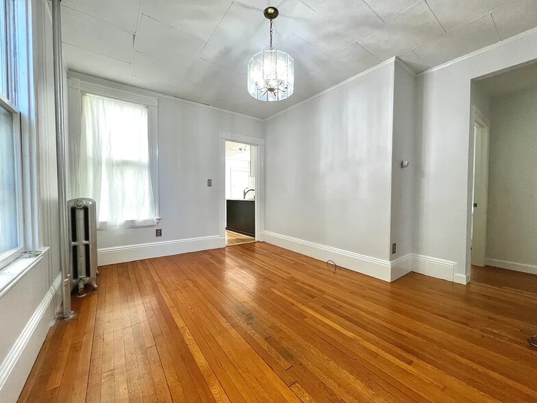 Building Photo - 45 Crescent Ave