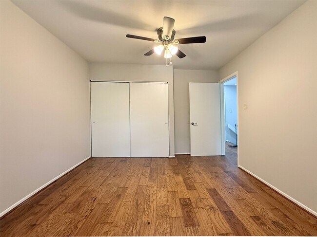 Building Photo - 22 Sawmill Grove Ln