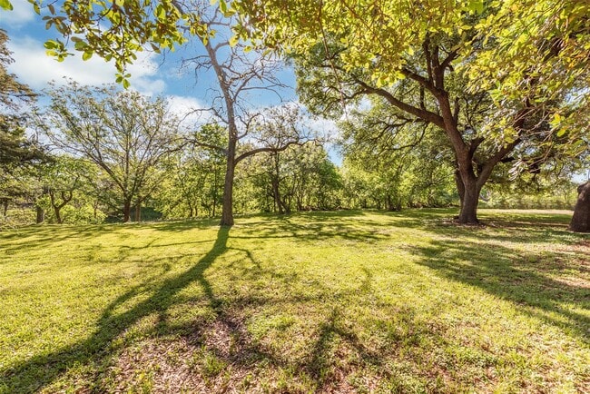 Building Photo - 1701 Sylvester Rd