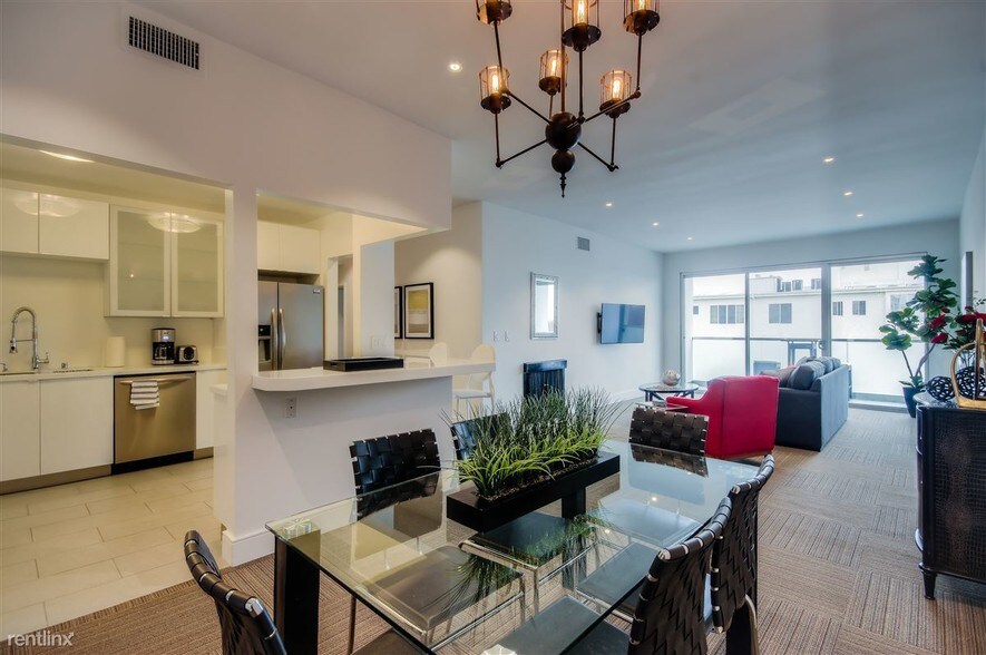 1818Thayer307208_BIG-10 - Thayer Avenue Apartments