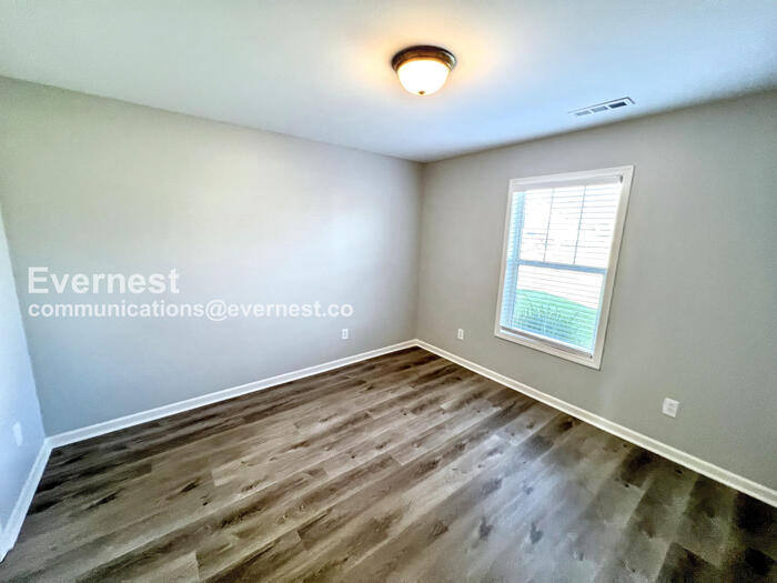 Building Photo - 264 Fenrose Dr