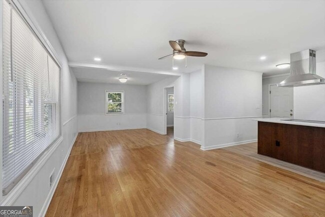 Building Photo - 2815 Carolyn Dr