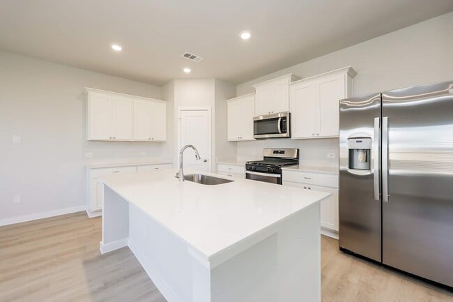 Building Photo - 20043 Briarcliff Pk Ln