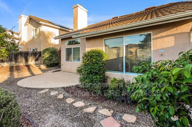 Building Photo - 31977 Arlington Cir