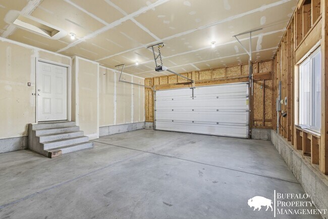 Building Photo - Charming 4-Bedroom Home for Rent in Ammon, ID!