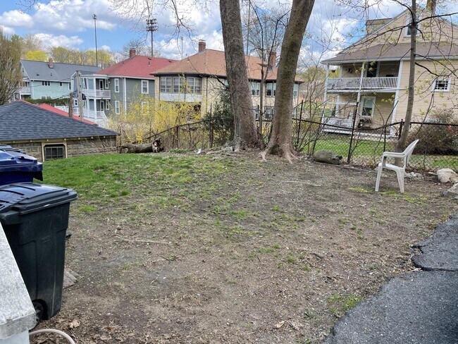 Building Photo - 35 Dickinson Rd