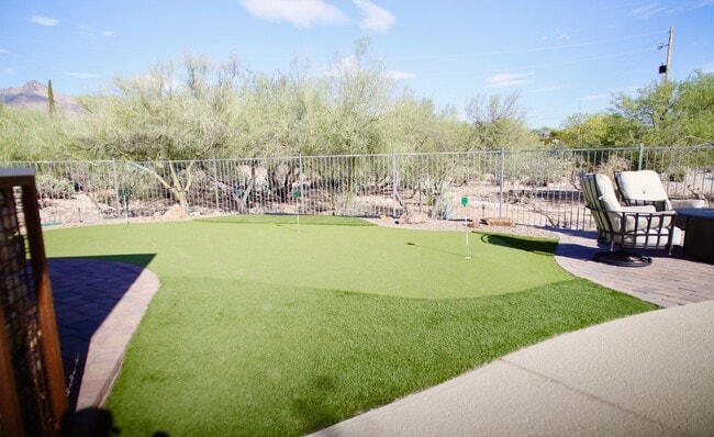 Building Photo - 4 Bedroom Furnished in Catalina Foothills with Pool