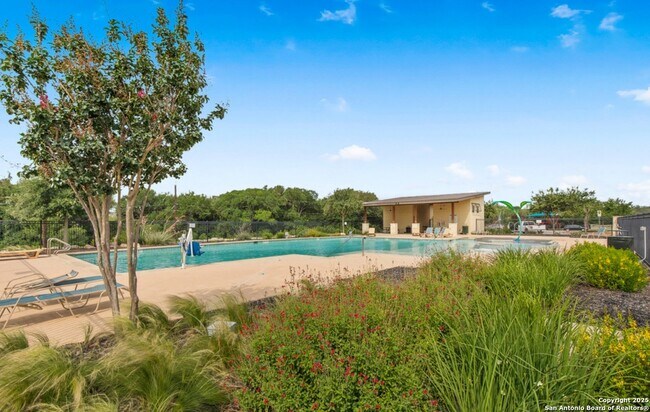 Building Photo - 2027 Sisyphus Vw