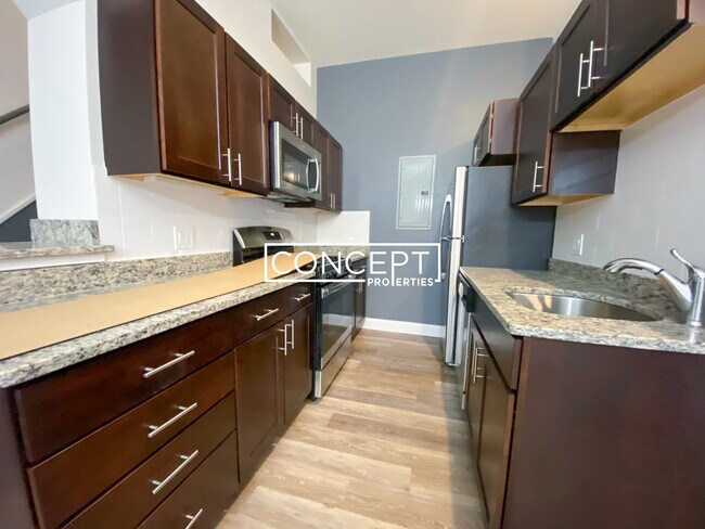 Building Photo - 160 E Berkeley St