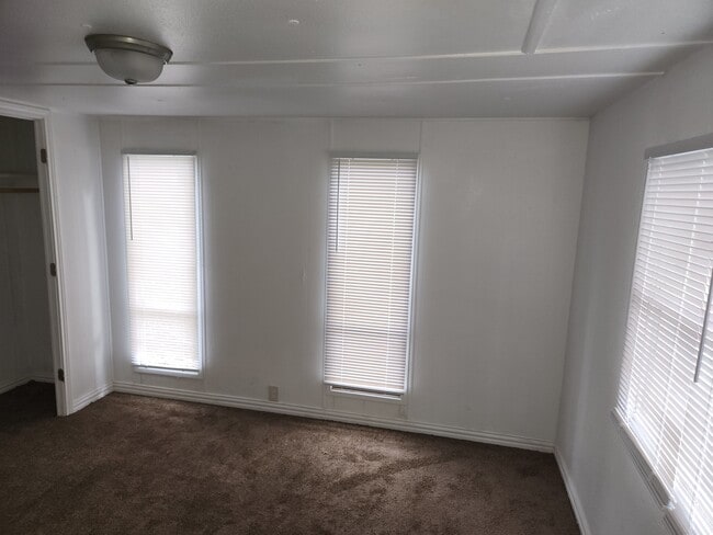 Building Photo - 108 Owens Cir