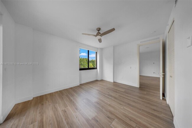 Building Photo - 3265 Bird Ave