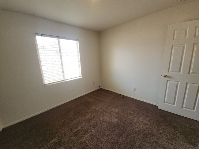Building Photo - 9907 Sparrow Ridge Ave