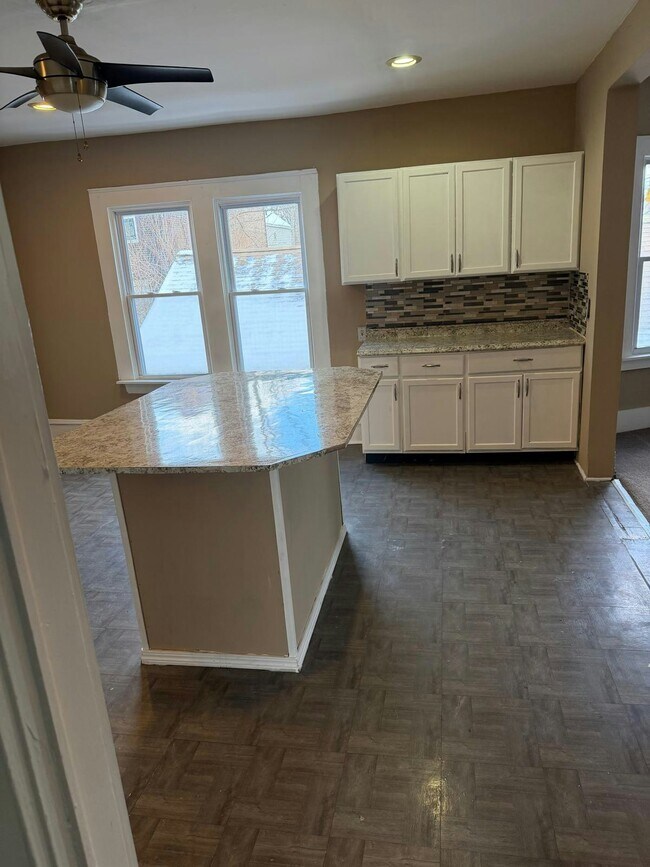 Building Photo - 7007 Fullerton Ave