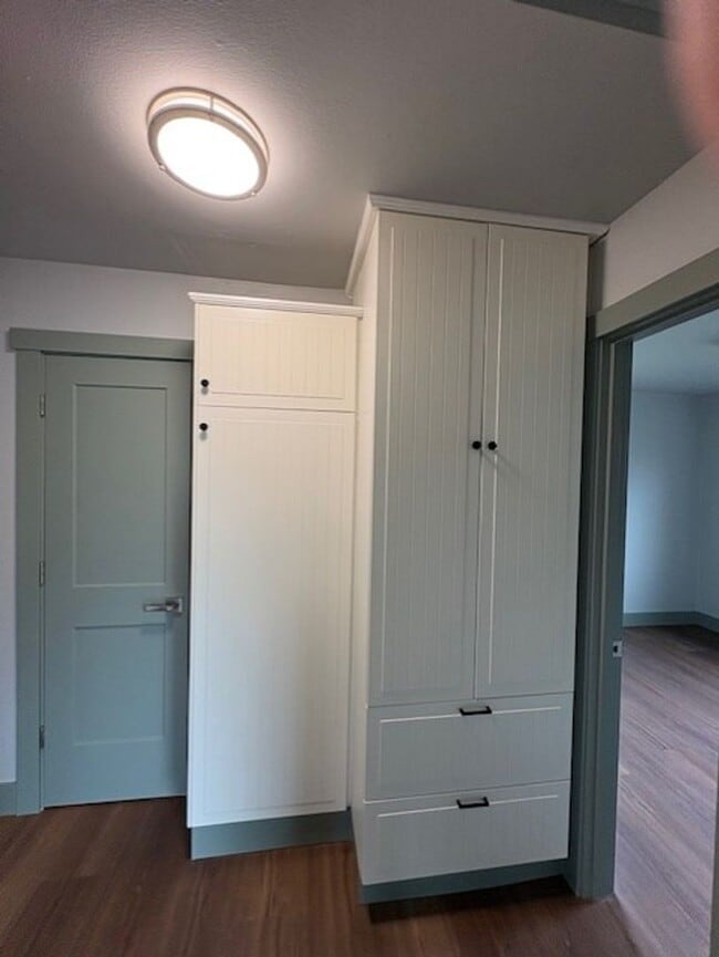 Building Photo - 2-bedroom/2-bath single family home