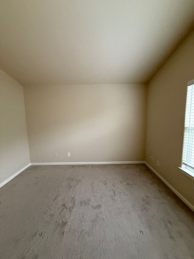 Building Photo - Spacious 4 Bedroom Home for Rent in Desirable Fountain Grove