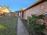 Building Photo - 805 Lexington Rd