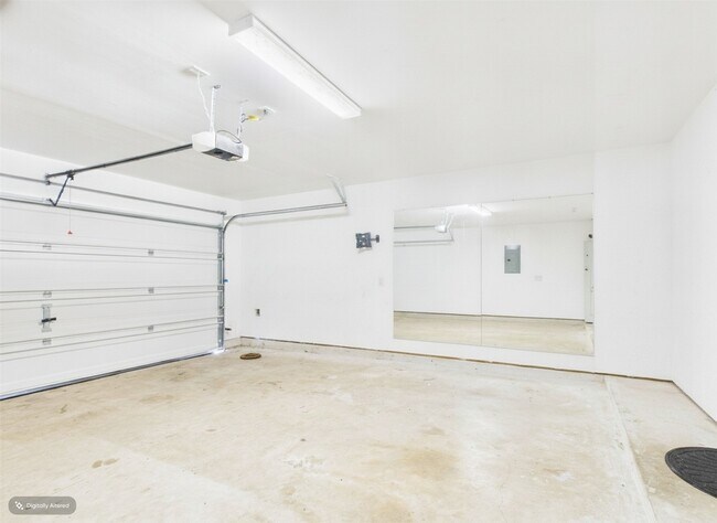 Building Photo - 1300 Winding Willow Dr