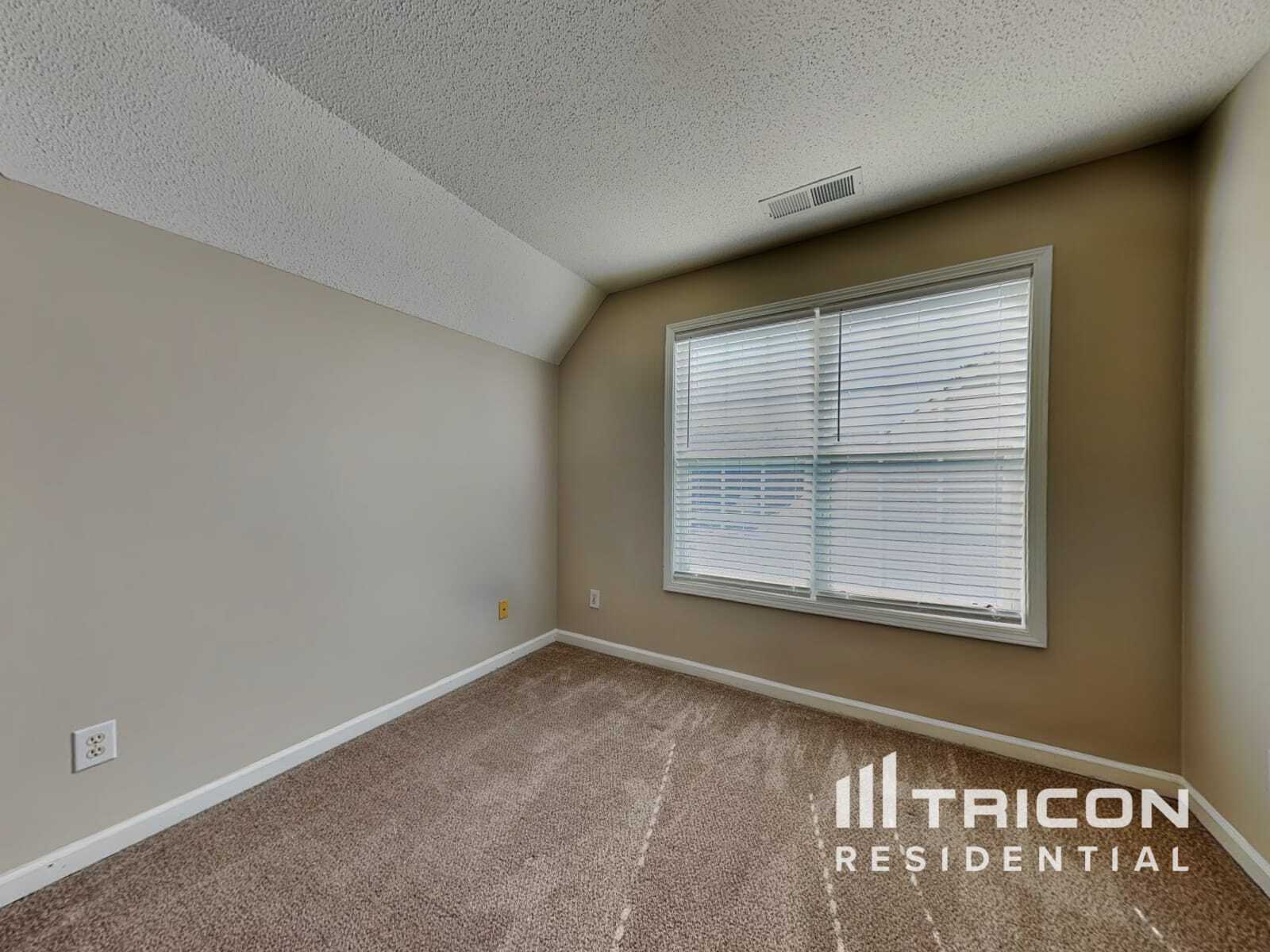 Building Photo - 130 Kyle Way