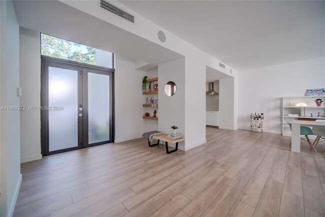 Building Photo - 8660 Arboretum Ln