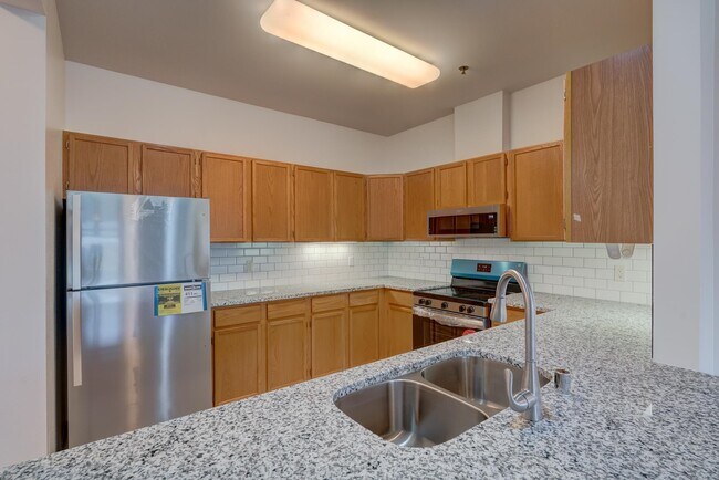 Building Photo - 301 Harbour Town Dr