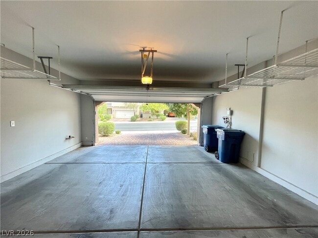 Building Photo - 9702 Canyon Landing Ave