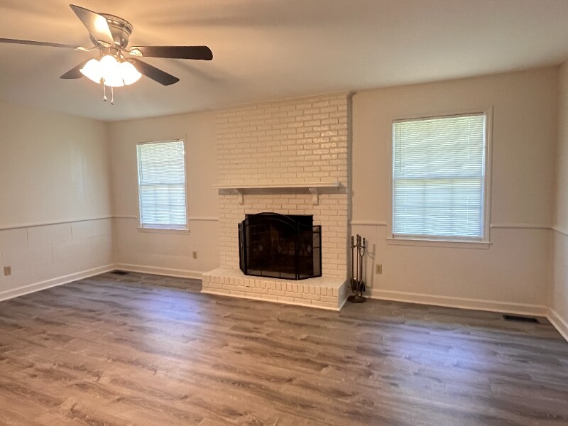 Building Photo - 343 Guildford Cir