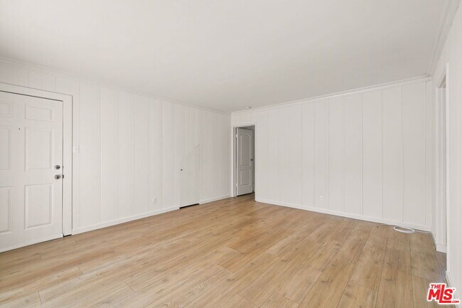 Building Photo - 14721 Sylvan St