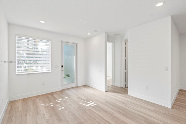 Building Photo - 10441 NW 66th St