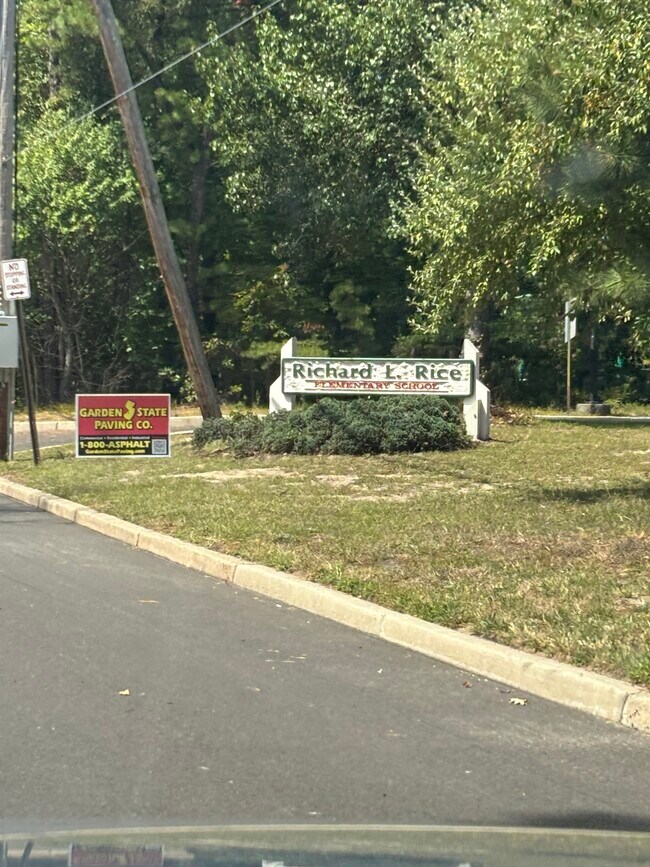 Building Photo - 76 Sweetfern Ct