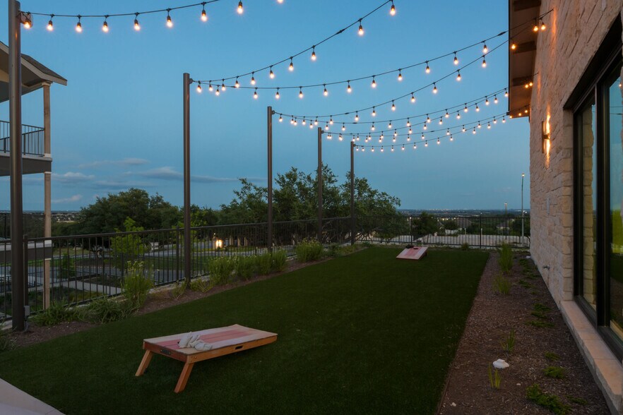 Building Photo - Park at Stone Oak