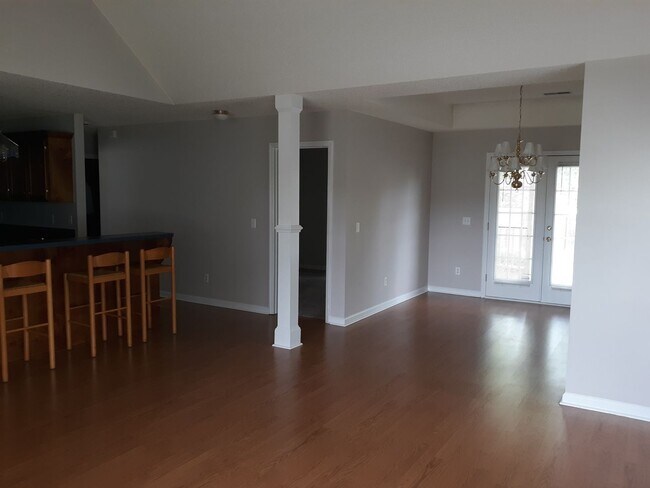 Building Photo - MOVE IN SPECIAL - $300 OFF THE FIRST FULL ...