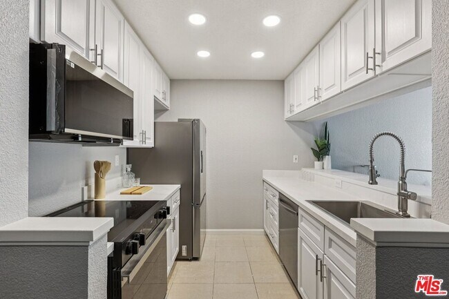 Building Photo - 1706 Bevin Brook Dr