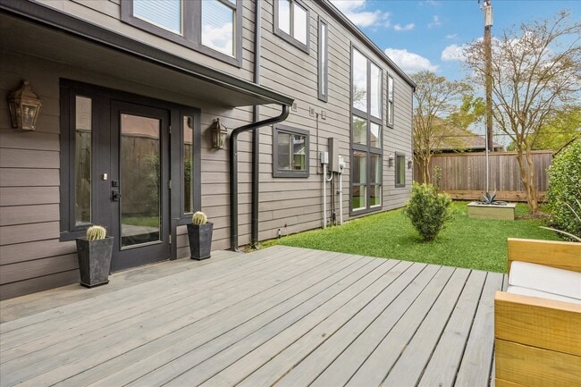 Building Photo - 7703 Bobbitt Ln