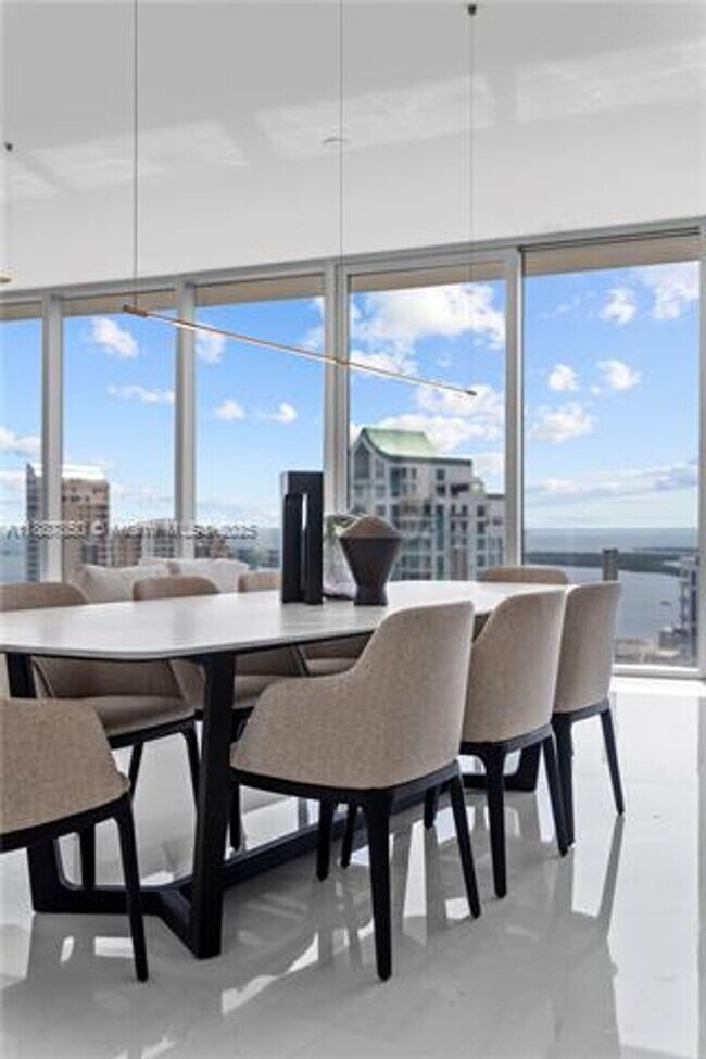 Building Photo - 300 Biscayne Blvd Way