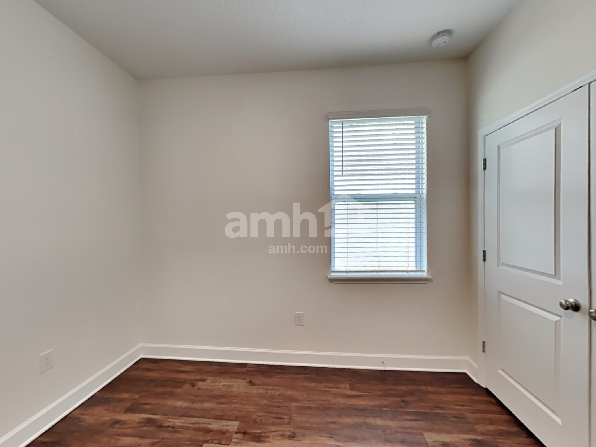 Building Photo - 1130 Walden Pond Dr