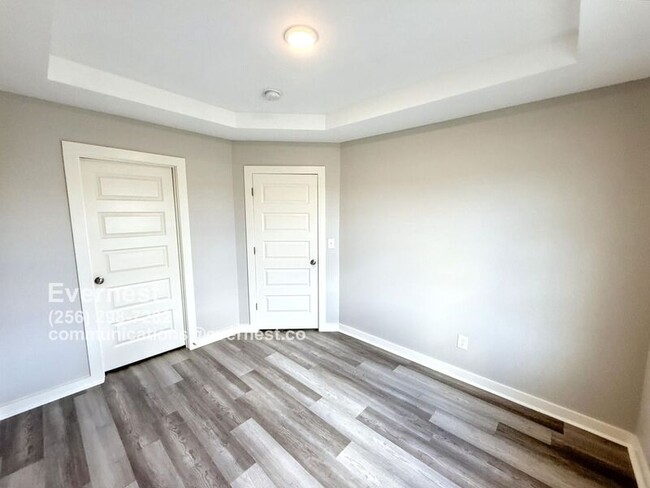 Building Photo - 7205 Elmcroft Ave