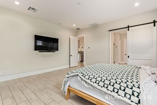 Building Photo - 15532 E Palo Brea Ln