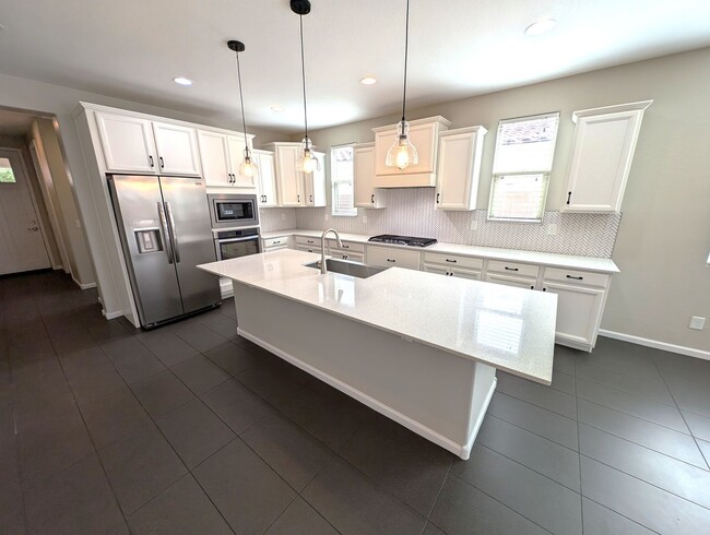 Building Photo - 3 Bedroom Home in the Eastmark Community Near E Ray Rd and S Signal Butte Rd!