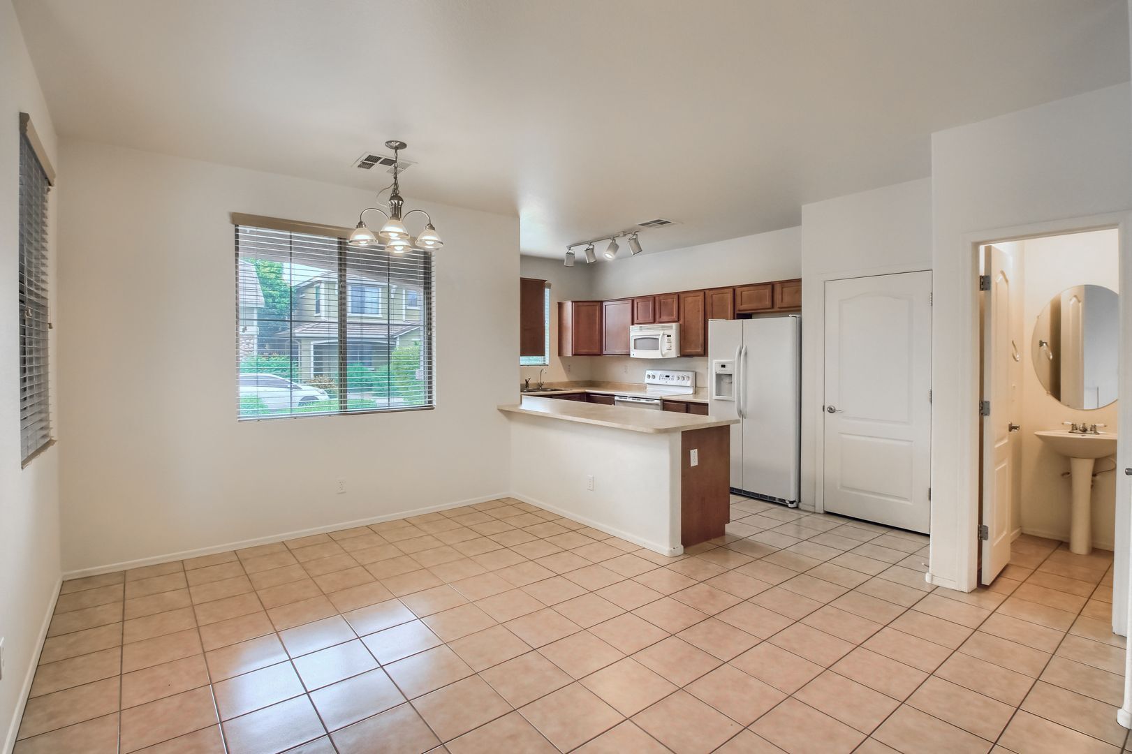 Building Photo - 3770 E Kristal Way