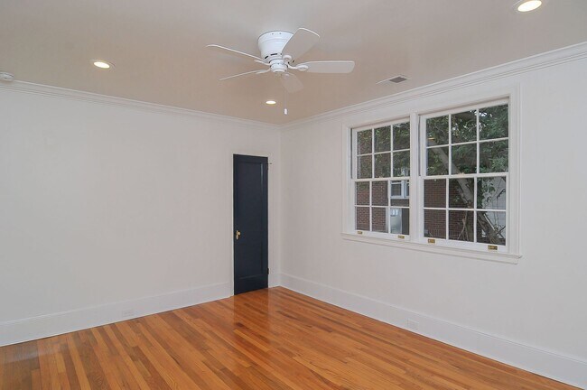 Building Photo - Beautiful 3 bedroom/2 bath house in highly desirable Shandon location! Available June 2026!