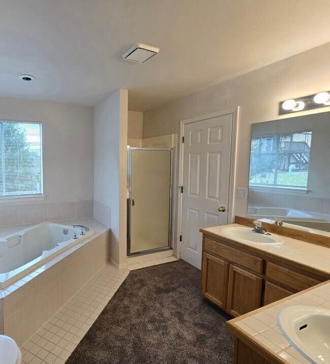 Building Photo - 3 Bedroom 2.5 Bath in Marysville