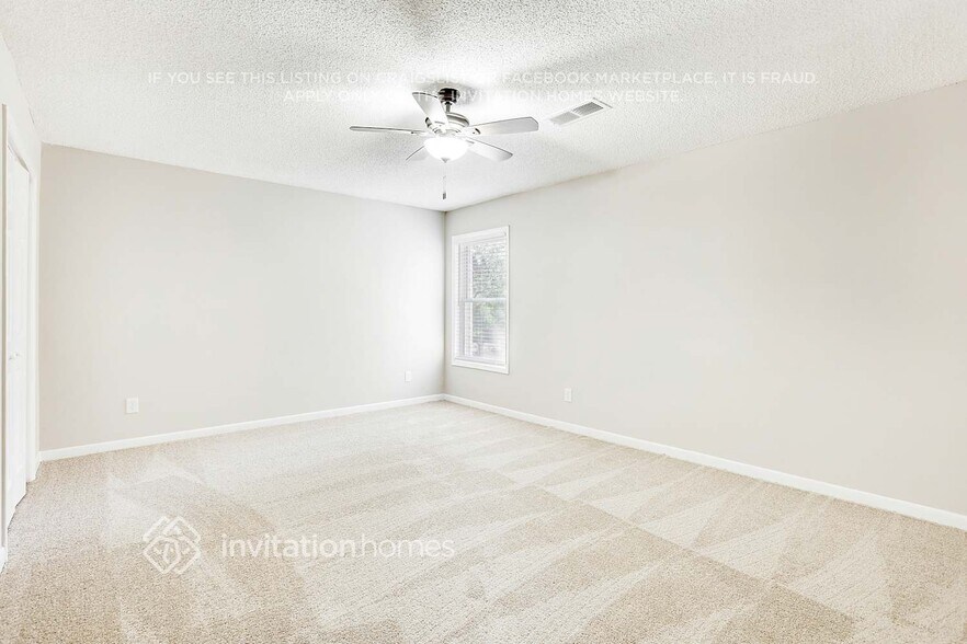 Building Photo - 3166 Robindale Rd