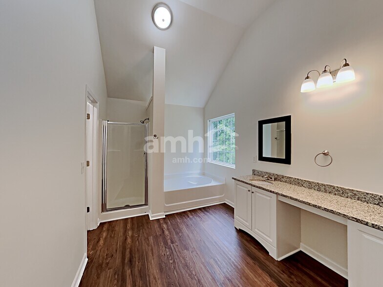 Building Photo - 3103 Hendricks Chapel Ln